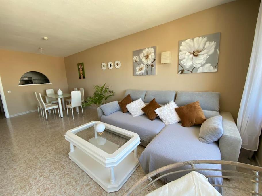 Lovely 1 Bedroom Apartment With Sea Views And Pool Estepona Kültér fotó
