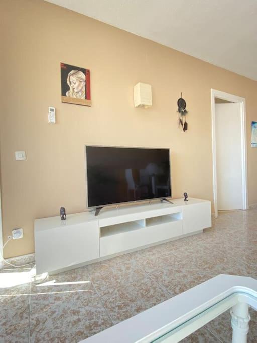 Lovely 1 Bedroom Apartment With Sea Views And Pool Estepona Kültér fotó
