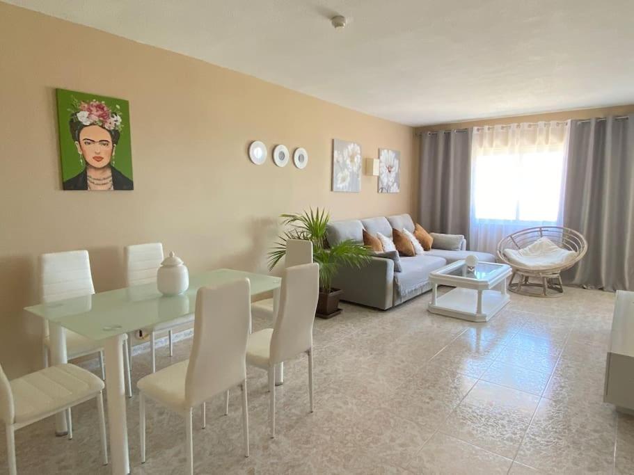 Lovely 1 Bedroom Apartment With Sea Views And Pool Estepona Kültér fotó